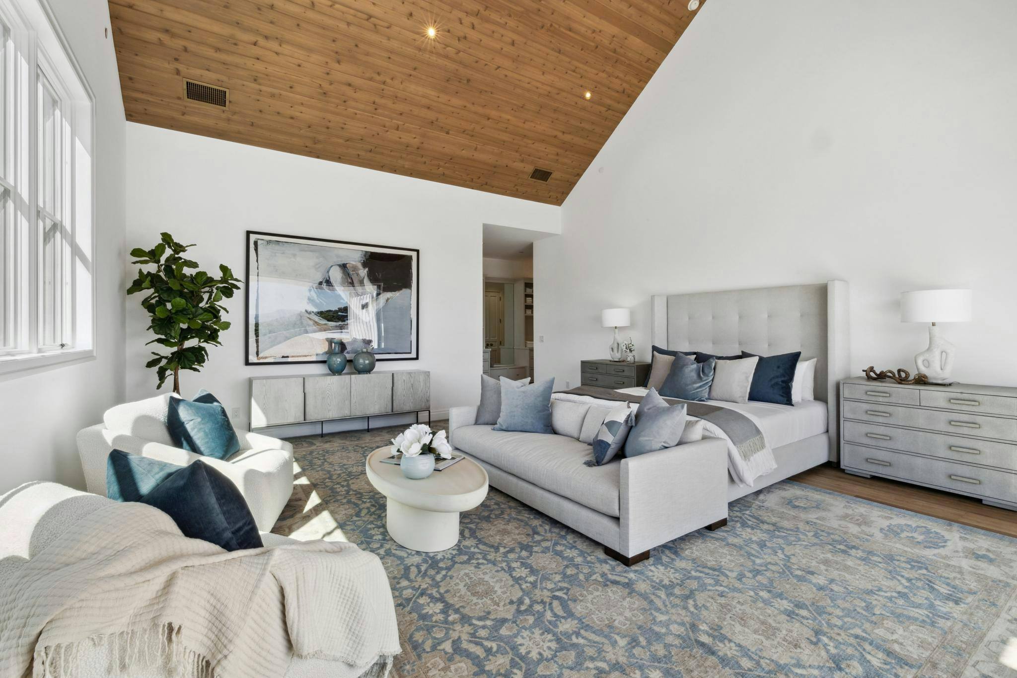 Meridith-Baer-Home-Home-Staging-California-St-Helena-Transitional-Luxury-Homes-Primary-Bedroom